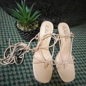 Nwot lace up heels